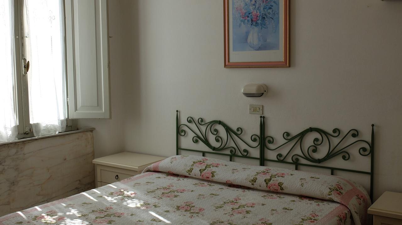 Villa La Fonte 马里纳-迪-皮特拉桑塔 客房 照片